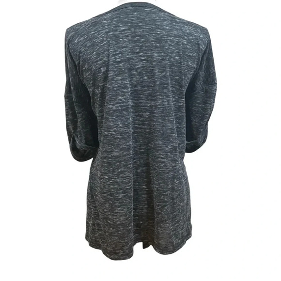 Woman within Tshirt - Picture 2 of 4